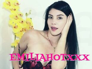 EMILIAHOTXXX