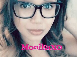MonikaXO