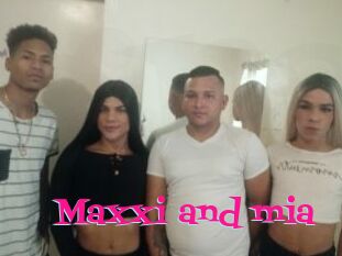 Maxxi_and_mia