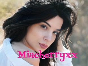 Miacherryxx